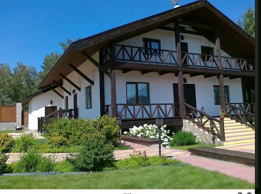 Декоративные посадки у террасы